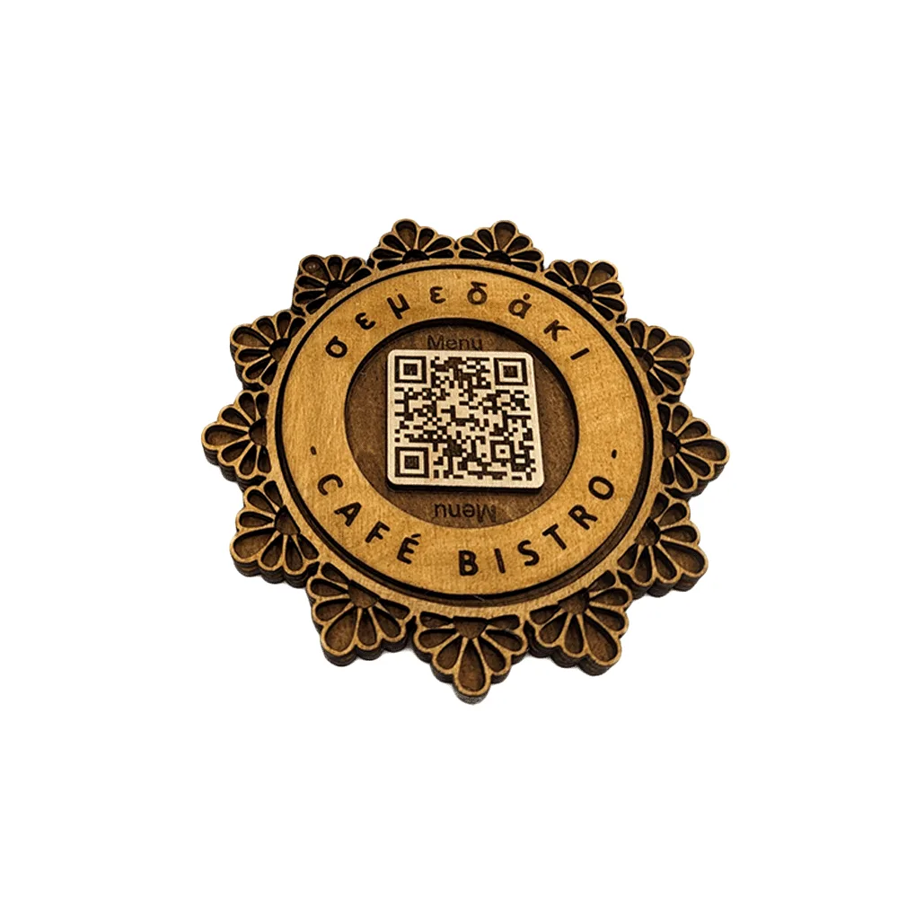 Ξαπλωτό ξύλινο QR stand με περίτεχνο σεμεδάκι